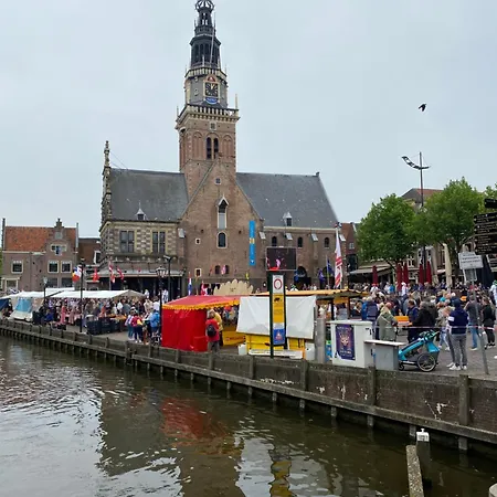 Queen Centre Hotel 2*