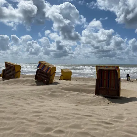 Queen Centre Hotel 2*