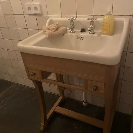 Queen Centre Алкмар